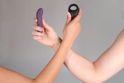 Je Joue Couples Kit Luxury Gift Box with Bullet Vibrator and Cock Ring