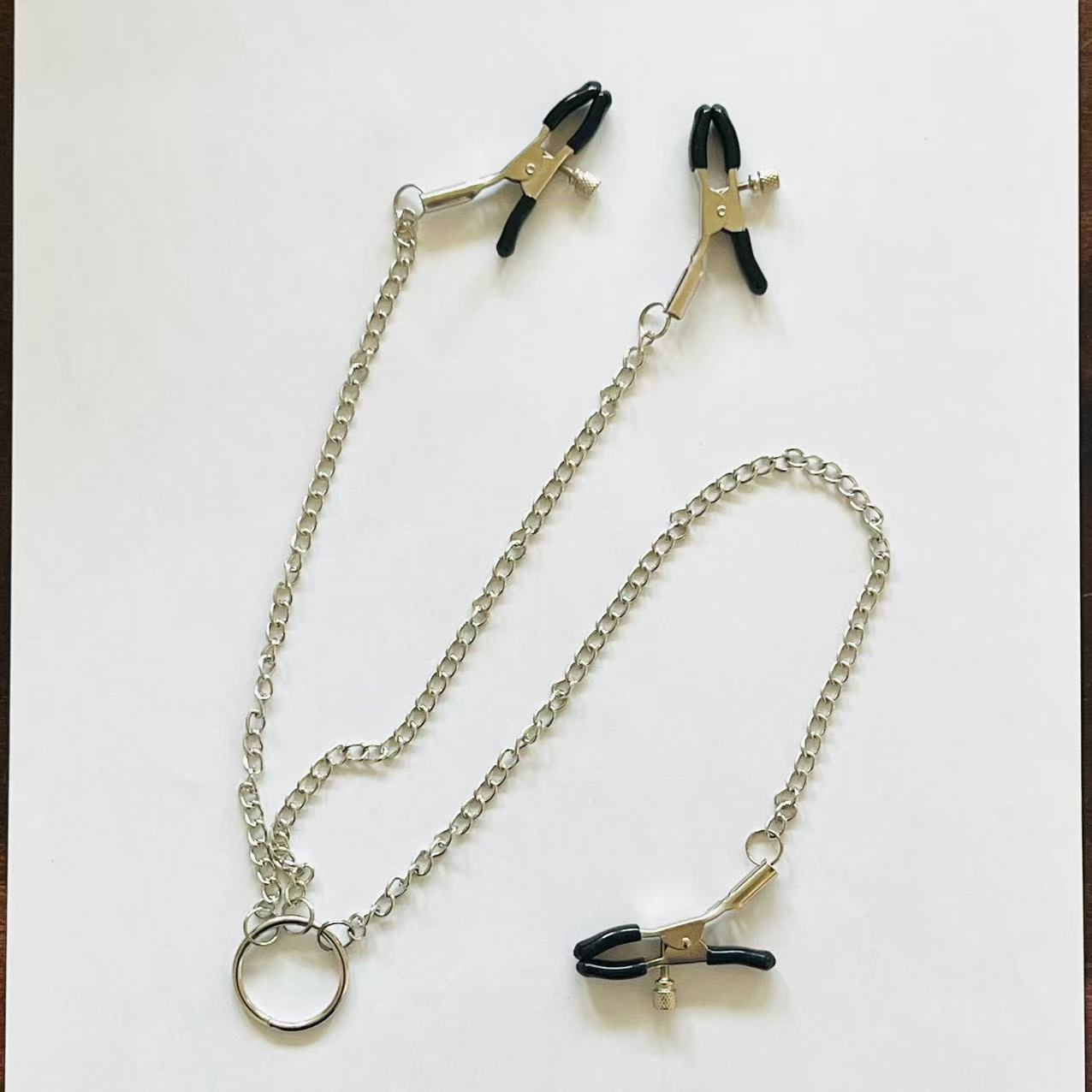 Three-Way Chain BDSM Clamp Set with Nipple and Clit Clamps – Adjustable Rubber Tips and O-Ring Center